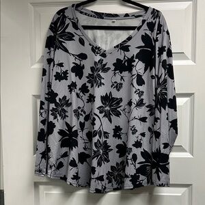 Floral V-Neck Women's Top - Black and Gray